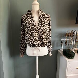 OLD NAVY Leopard Print Pullover Lightweight Sweatshirt Medium M RARE